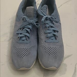 New Balance Men's Light Blue Sneakers